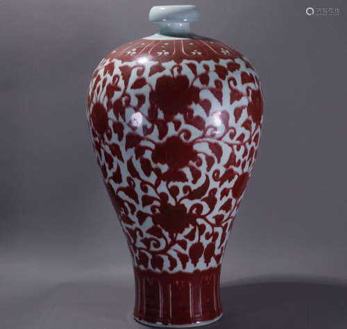 ancient Chinese underglaze red porcelain vase with flower pattern中國古代釉裡紅梅瓶