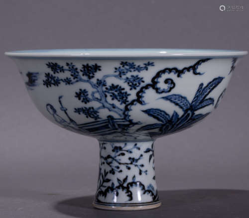 Ancient Chinese blue and white porcelain stem cup中國古代青花瓷高足杯