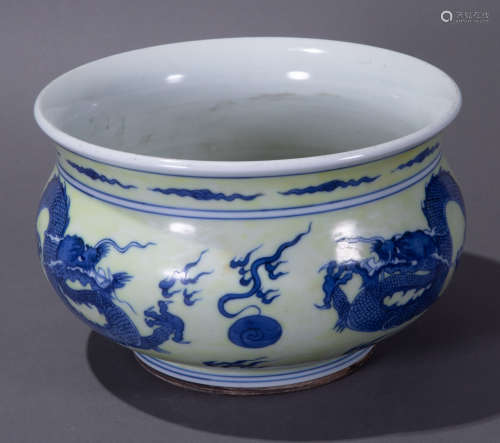 Ancient Chinese Blue and White Brush Wash中國古代青花筆洗