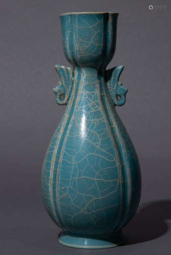 Ancient Chinese chai Kiln Binaural Bottle中國古代柴窯雙耳瓶
