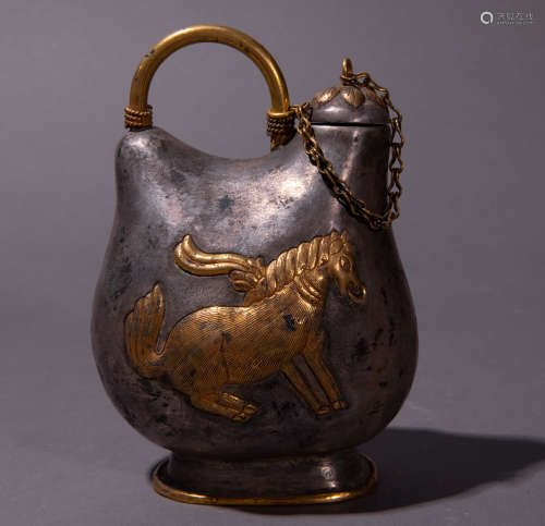 Ancient Chinese Silver Gilt pot with horse pattern中國古代銀鎏金舞馬銜杯壺
