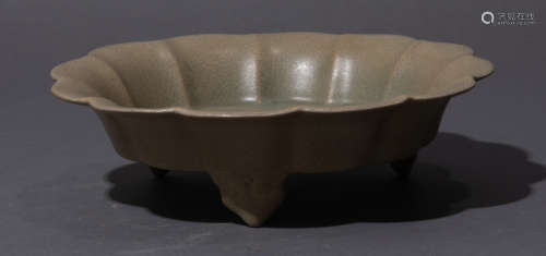 Ancient Chinese Ru Kiln porcelain Plate中國古代汝窯花口盤