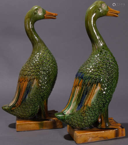 A pair of tang tri-colored  ducks一對中國古代唐三彩鴨子