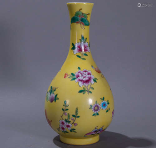 Ancient Chinese yellow glaze long-necked vase中國古代黃釉長頸瓶