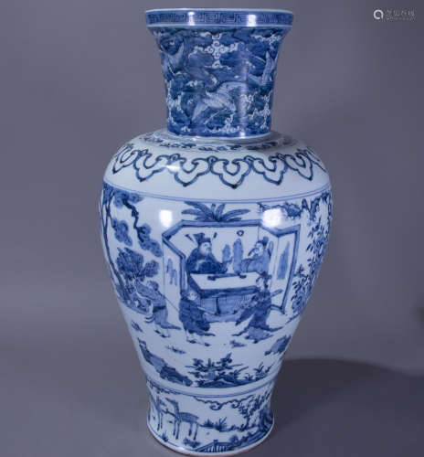 ancient Chinese blue and white porcelain vase中國古代青花花瓶