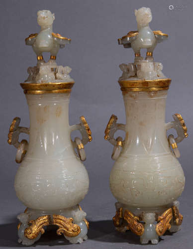A pair of ancient Chinese Hetian jade bottles partly wrapped by gold一對中國古代和田玉包金瓶