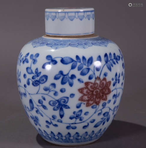 ancient Chinese blue and white porcelain jar with lid中國古代青花瓷蓋罐