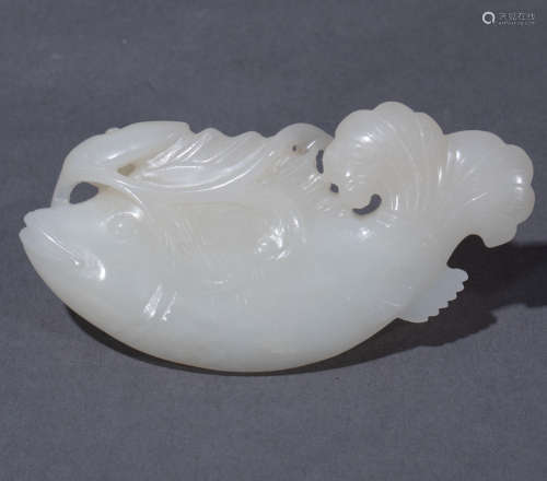 ancient Chinese Hetian white jade fish figure中國古代和田白玉年年有餘