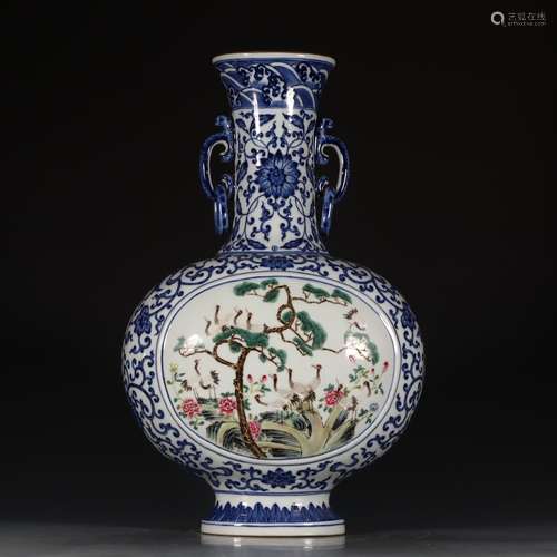 青花开光松鹤纹双耳瓶 Blue and white vase with pine and crane design