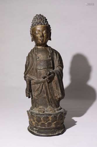 铜制释迦摩尼立像 Bronze statue of Sakyamuni