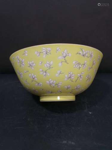 黄地白花碗 Huangdi white flower bowl