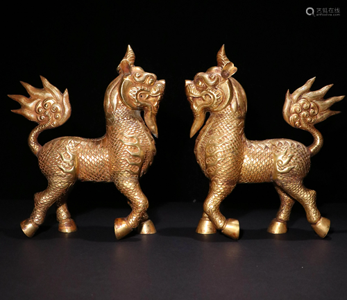 A PAIR OF VINTAGE GILT BRONZE DISPLAY ITE…