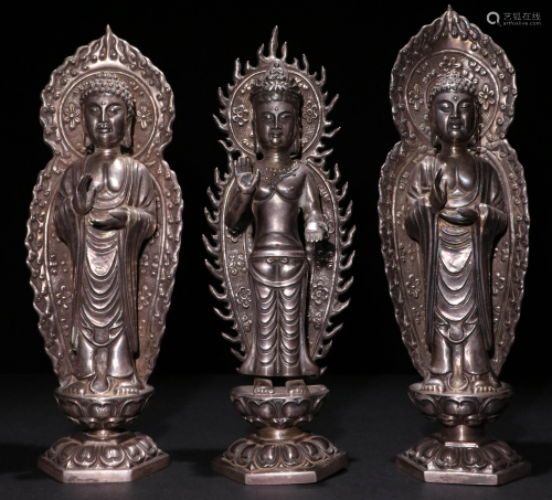 A SET OF CHINESE VINTAGE SILVER BUDDHA …