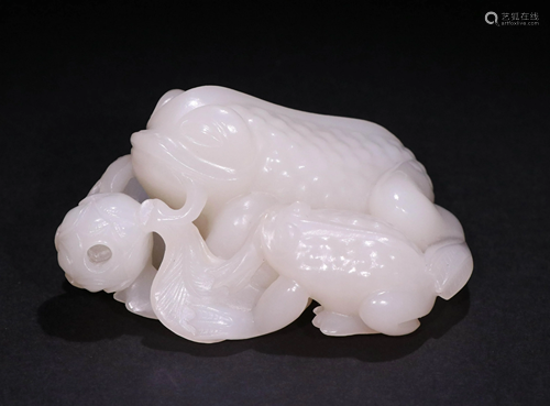 A HETIAN WHITE JADE DISPLAY FIGURINE