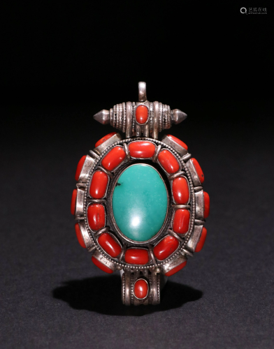 A TIBET VINTAGE PENDANT