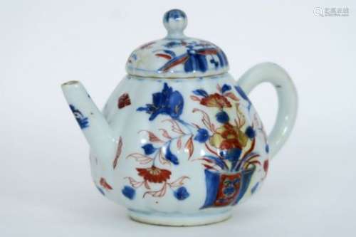 Achttiende eeuwse Chinese theepot in porselein met Imari-decor - hoogte : 8 cm - [...]