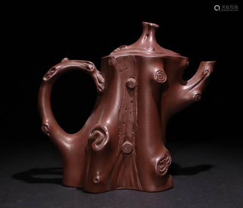 A ZISHA PURPLE CLAY TEAPOT