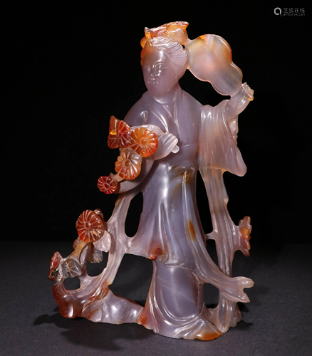 AN AGATE LADY FIGURINE