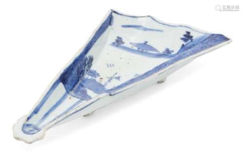 A Chinese porcelain blue and white porcelain kosometsuke fan-shaped sweetmeat dish, Tianqi period,