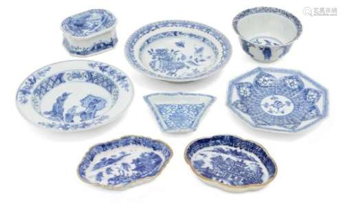 Eight pieces of Chinese porcelain, 17th - 18th century, painted in underglaze blue, comprising a