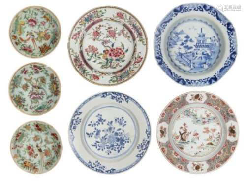 Seven Chinese porcelain plates, 18th-19th century, comprising two famille rose examples, 22cm