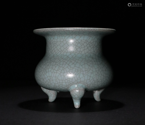 A CHINESE VINTAGE PORCELAIN INC…