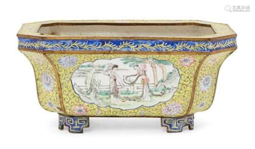 A Chinese painted enamel rectangular jardinière, early 20th century, painted to the exterior with