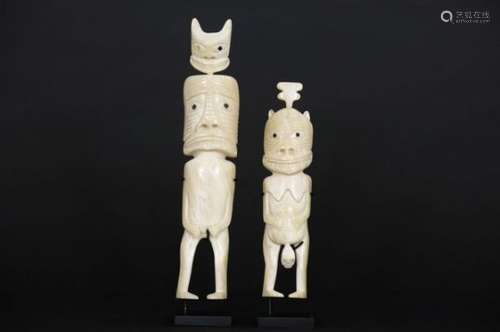 GROENLAND - INUIT - 1° HELFT 20° EEUW twee zeldzame zgn 'tupilak'-sculpturen [...]