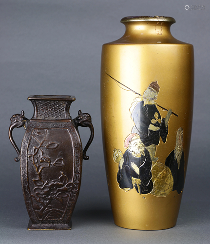 (lot of 2) Two Japanese Bronze Vases