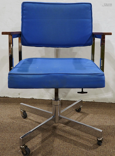 A Steelcase office swivel chair