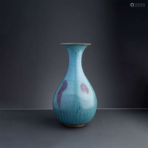 A Chinese Porcelain Vase