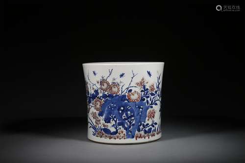 A Chinese Iron-Red Glazed Blue and White Porcelain Brush Pot