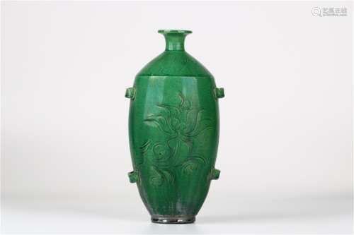 A Chinese Green Glazed Porcelain Vase