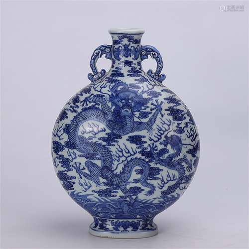 A Chinese Blue and White Porcelain Vase