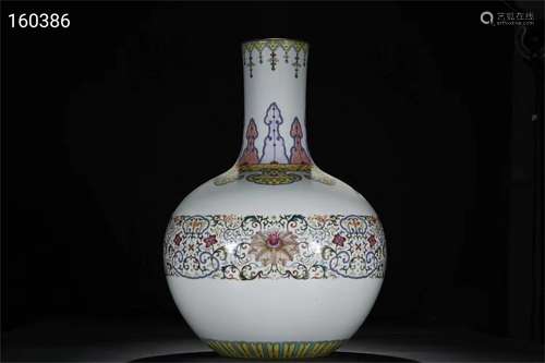 A Chinese Famille-Rose Porcelain Vase