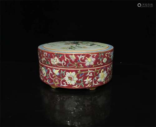 A Chinese Famille-Rose Porcelain Box with Cover