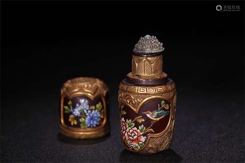 A Chinese Peking Glass Snuff Bottle