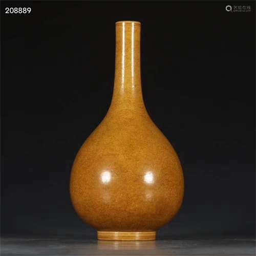 A Chinese Yellow Glazed Porcelain Vase