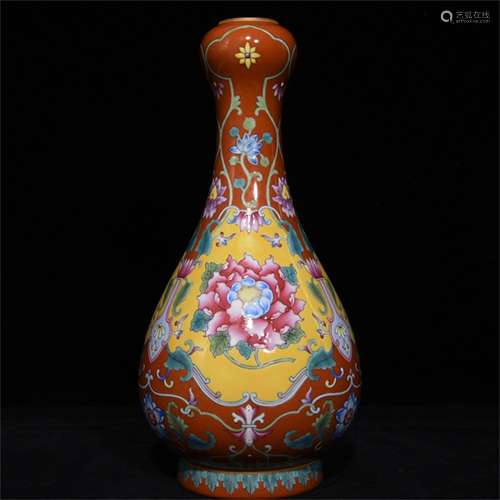 A Chinese Famille-Rose Porcelain Vase