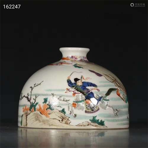 A Chinese Wu-Cai Glazed Porcelain Jar