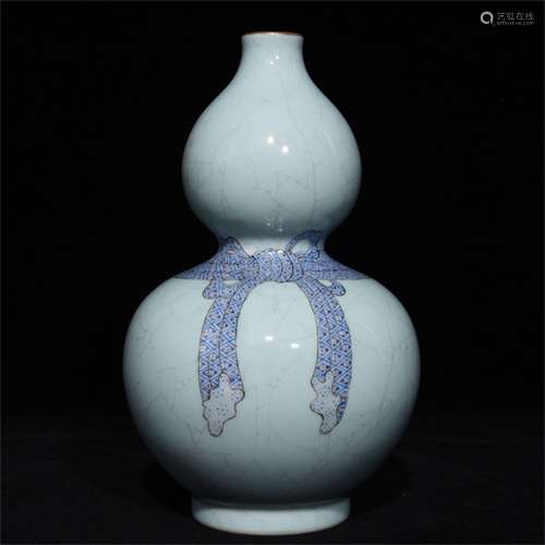 A Chinese Celadon Glazed Porcelain Double Gourd Vase