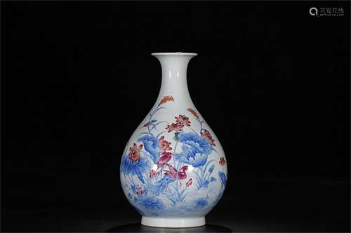 A Chinese Porcelain Vase