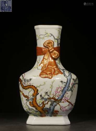 FAMILLE ROSE 'MAGPIE BIRDS' VASE