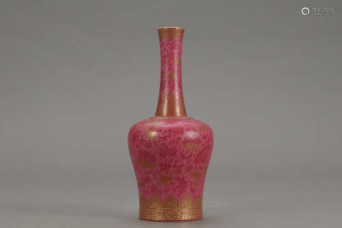 A CHINESE CARMINE PORCELAIN VASE