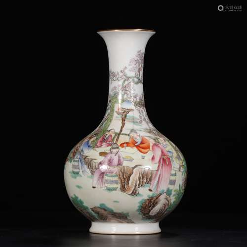 FAMILLE ROSE AND GILT 'PEOPLE' VASE