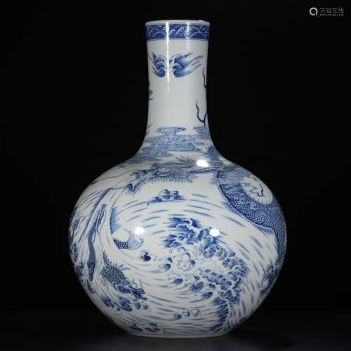 BLUE AND WHITE 'DRAGONS' VASE, TIANQIUPING