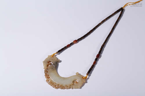 JADE CARVED 'DRAGON' HUANG PENDANT WITH ALOEWOOD AND AGATE NECKLACE