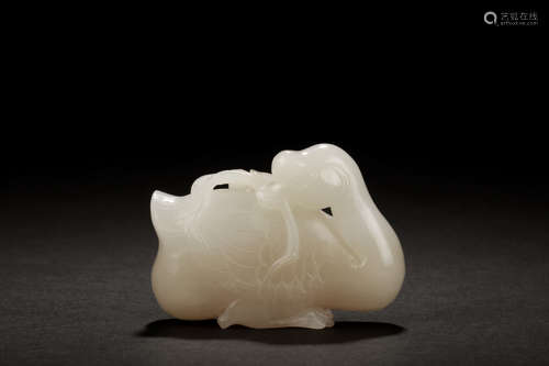 JADE CARVED 'GOOSE' FIGURE