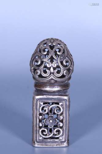 SILVER CAST AND OPENWORK CARVED STAMP SEAL