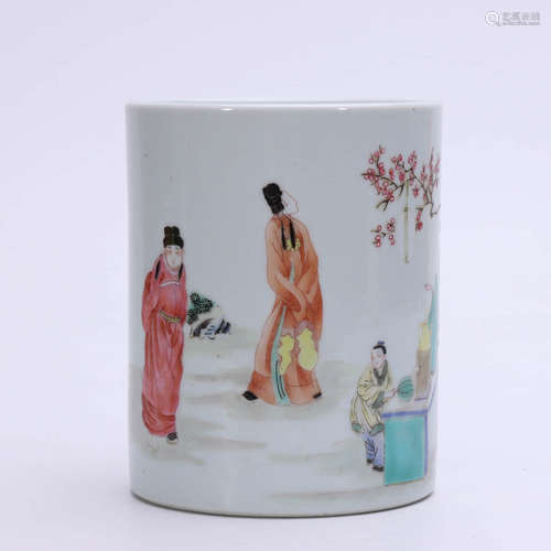 A CHINESE FAMILLE ROSE FIGURE PAINTED PORCELAIN BRUSH POT